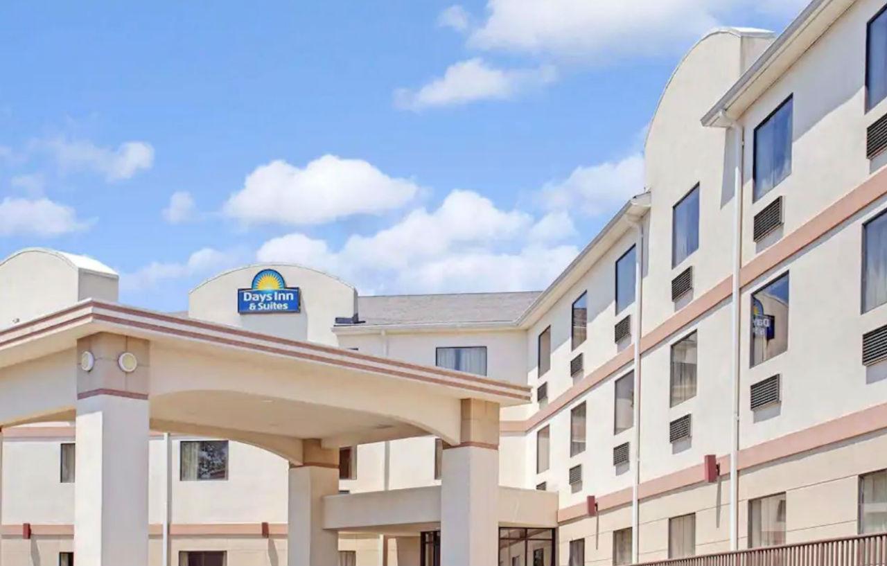 Days Inn & Suites By Wyndham Laurel Near Fort Meade Buitenkant foto